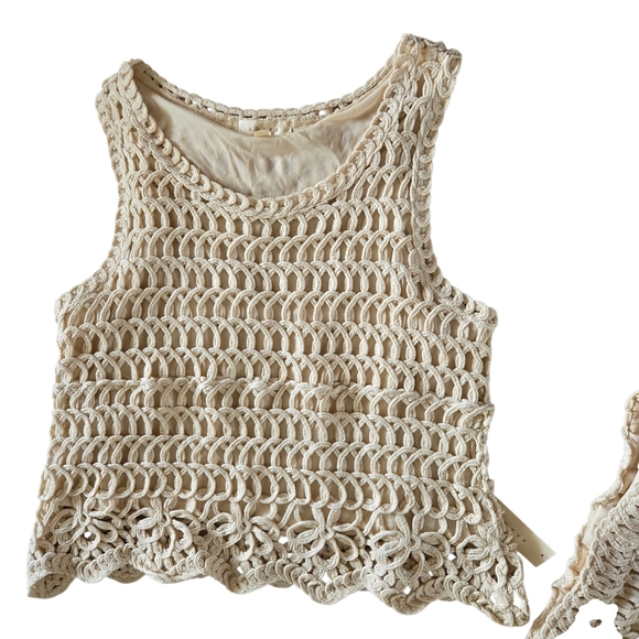 Adiva Elegant Crochet Skirt Set in Cream - Picture 2 of 5